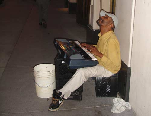 Chicago street musician